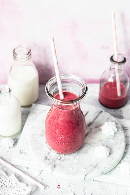 Free photo fresh organic raspberry smoothie recipe