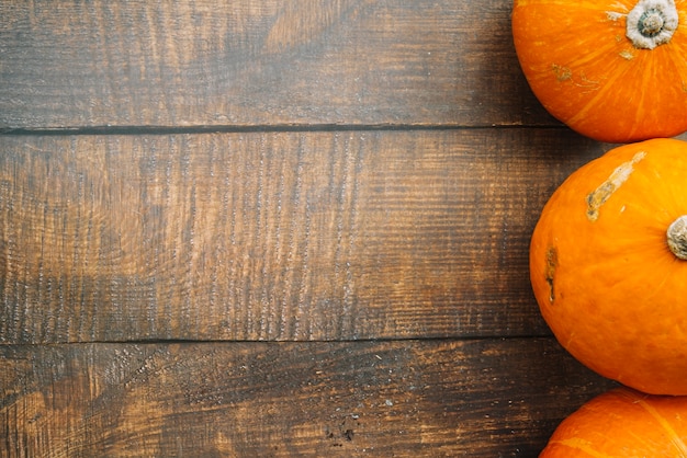 Free photo fresh pumpkins on table