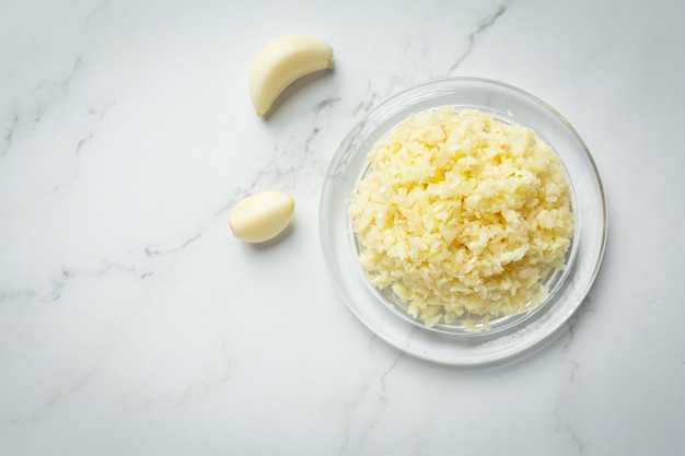 Fresh raw garlic ready to cook