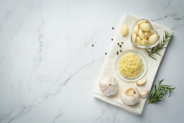 Fresh raw garlic ready to cook