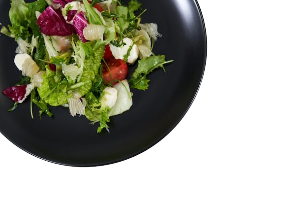 Free photo fresh salad with vegetables for weight loss