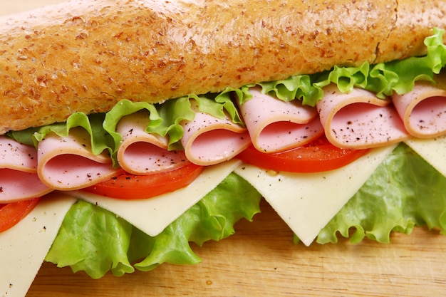 Foto gratuita panino fresco e gustoso