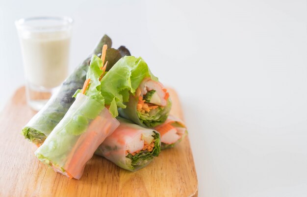 Fresh vegetable noodle spring roll