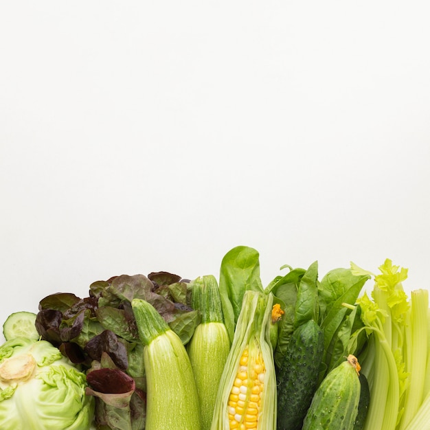 Free photo fresh vegetables arrangement with copy space