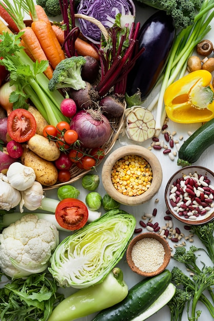 Свежие овощи плоские лежат здоровый образ жизни