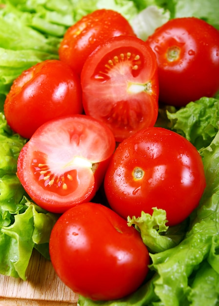 Fresh and wet tomatoes