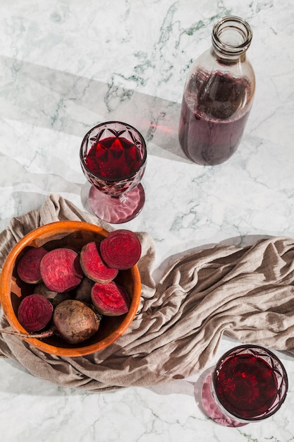 Free photo freshly squeezed beet juice