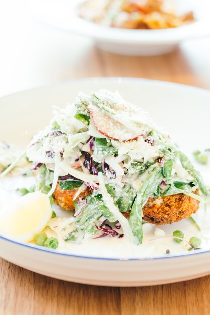 Fried chicken with vegetable