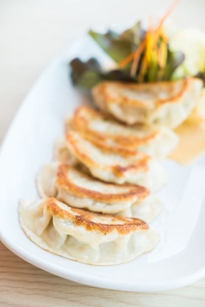 Free photo fried dumplings