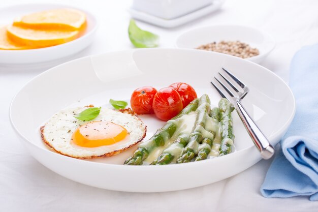 Fried egg with asparagus