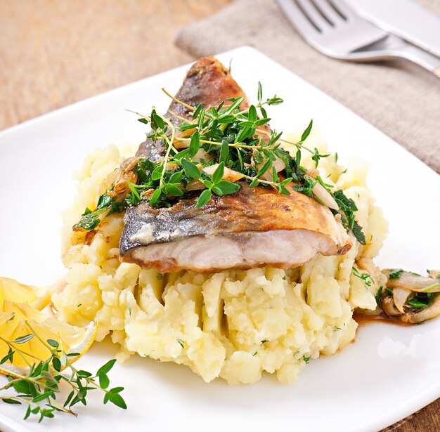 Fried fish with mashed potatoes