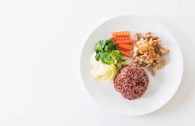 Fried pork with garlic and pepper with berry rice