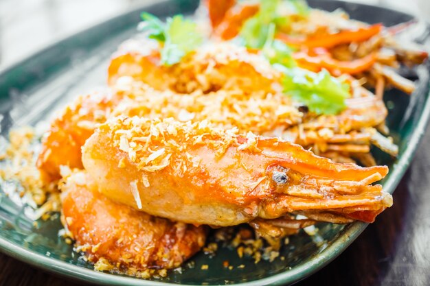 Fried prawn with garlic in plate