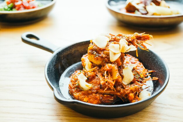 Fried prawn with garlic