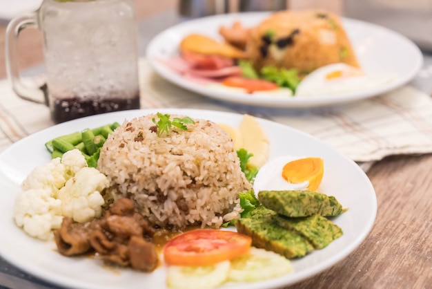 Fried rice with shrimp paste sauce