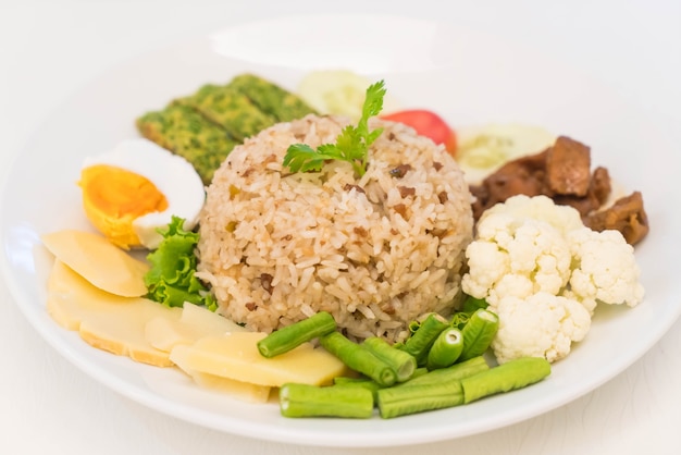 fried rice with shrimp paste sauce