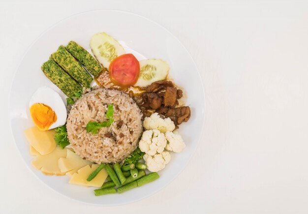 fried rice with shrimp paste sauce