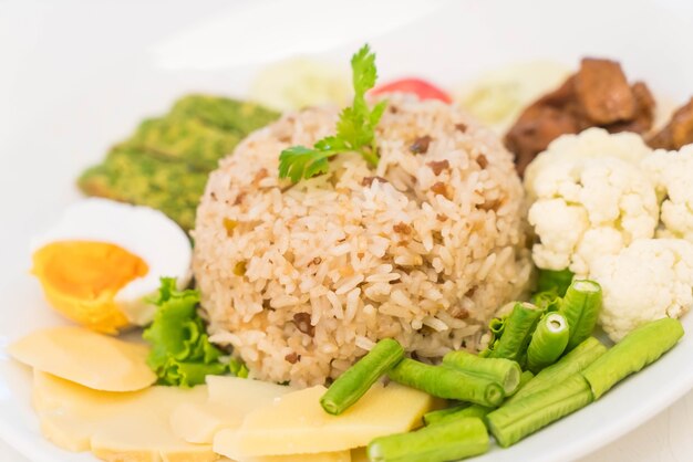 fried rice with shrimp paste sauce