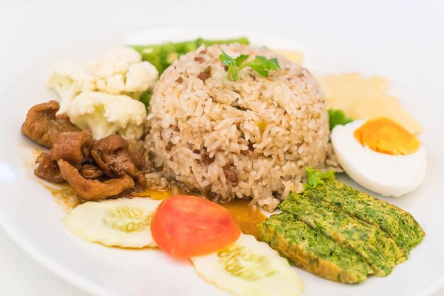 fried rice with shrimp paste sauce