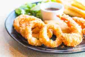 Free photo fried seafood platter