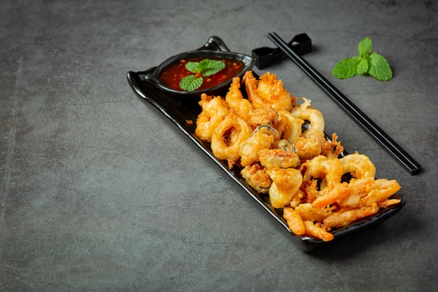 Fried Shrimp and Squid with Spicy Sauce