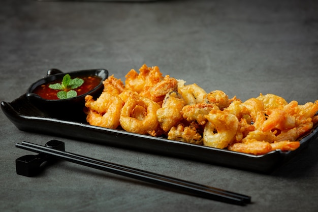 Fried Shrimp and Squid with Spicy Sauce