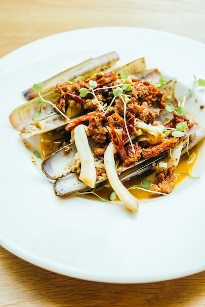 Fried spicy razor clams