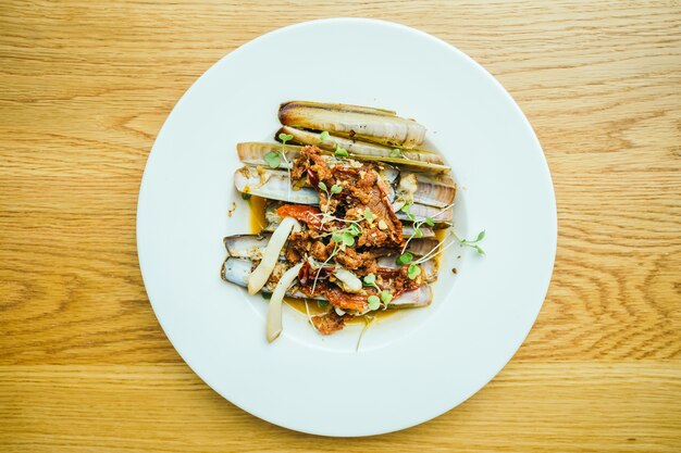 Fried spicy razor clams