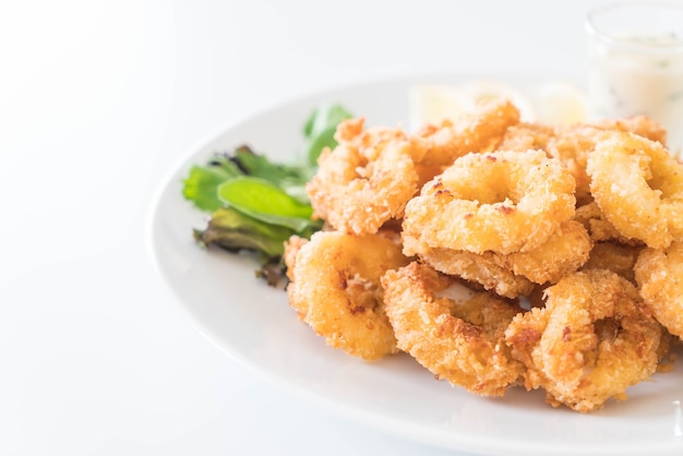 Free photo fried squid (calamari rings)