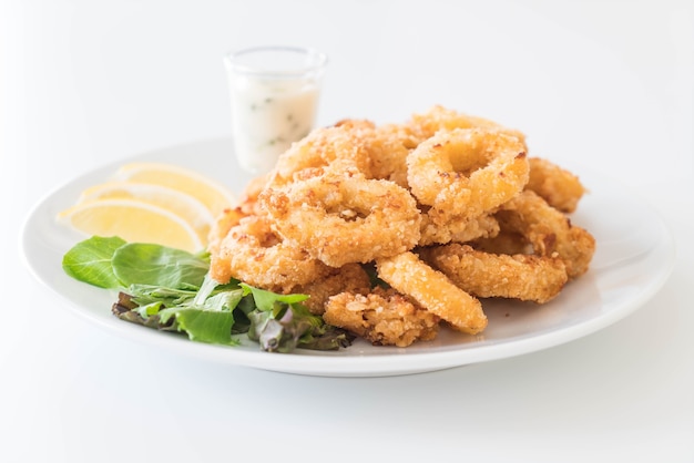 Free photo fried squid (calamari rings)