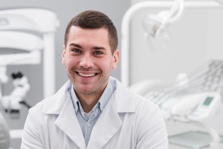 Free Photo friendly dentist