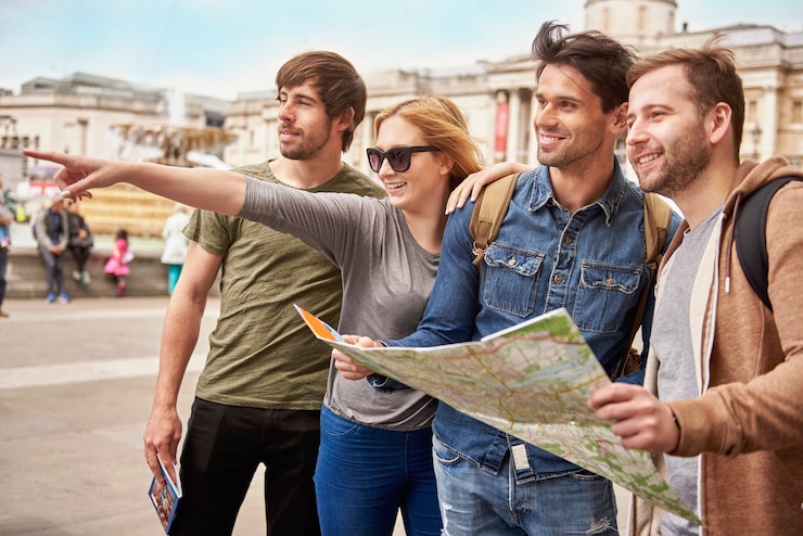Free Photo friends exploring the foreign city