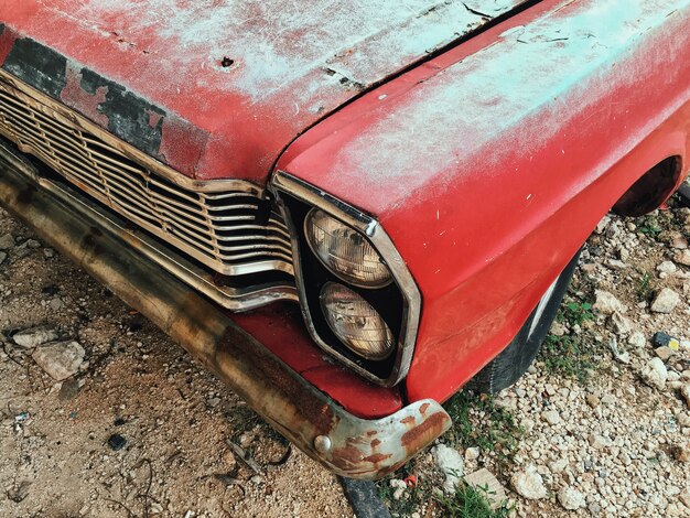 Free photo a front of an old vintage red car