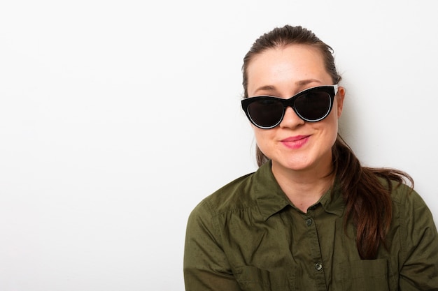 Front view adult woman with sunglasses