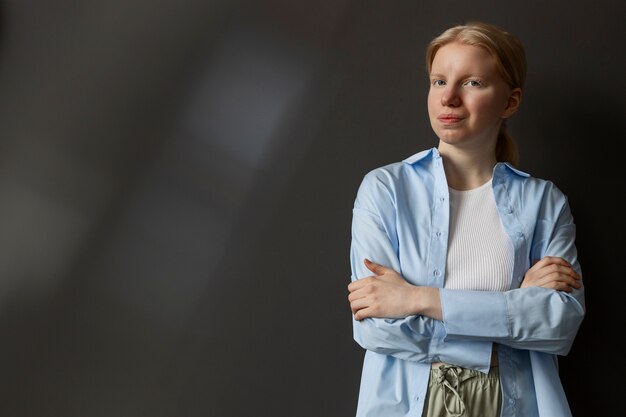 Front view albino woman posing