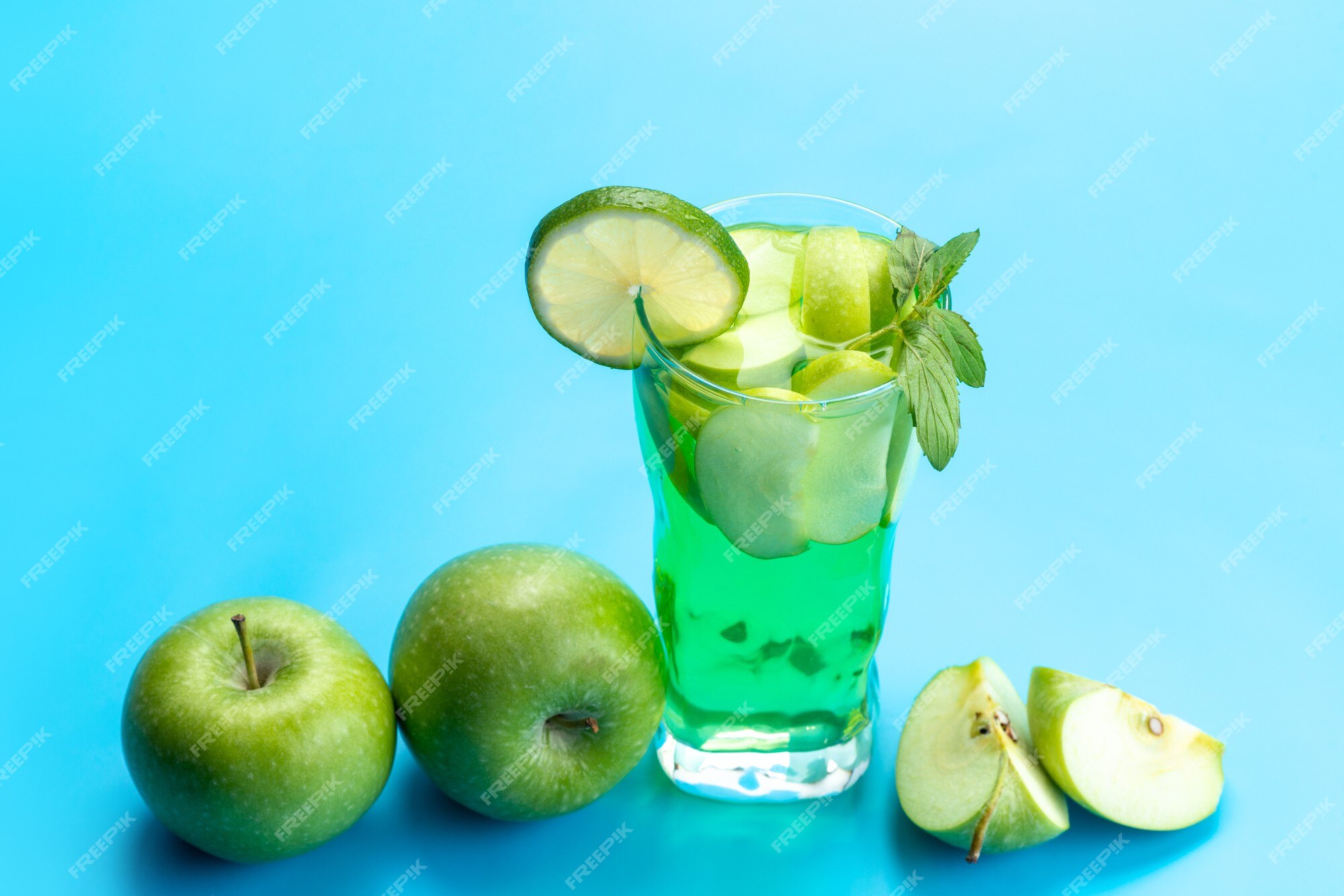 Green apple martini made with fresh granny smith apples!