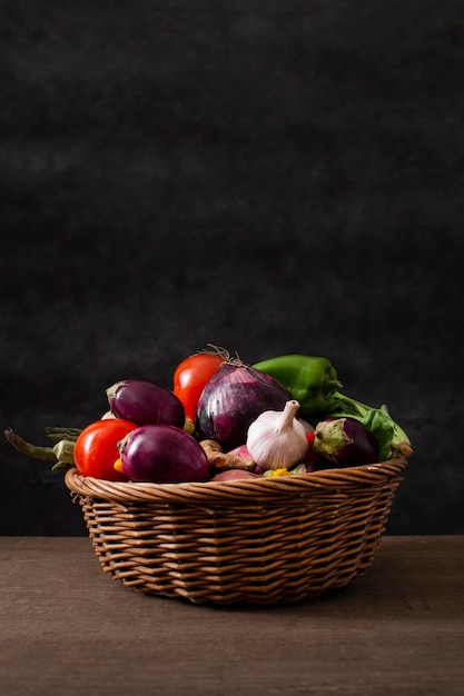 Front view basket with veggie mix