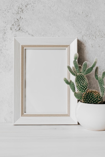 Free photo front view of blank frame concept