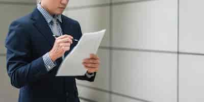 Free photo front view of business man in suit