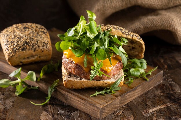 Вид спереди вкусный ассортимент гамбургеров