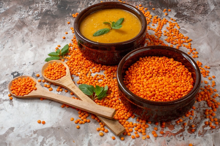 Free Photo front view delicious lentils soup with raw lentils