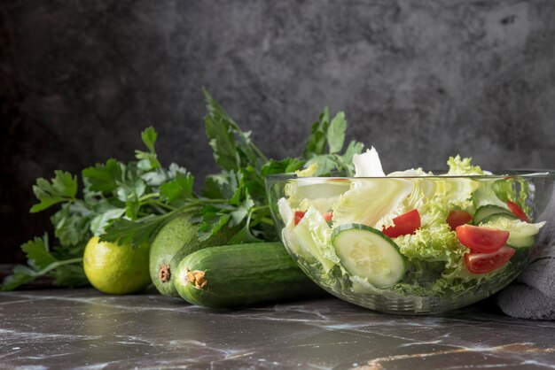 正面野菜のサラダ