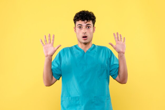 正面医師医師は手を洗わない人がいることに驚いています