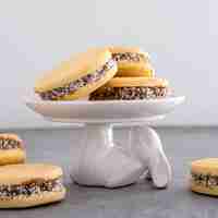 Foto gratuita vista frontale di elicious alfajores cookies