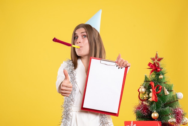 Front view female doctor holding file note