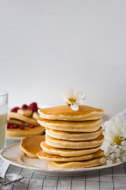 Front view fluffy pancakes tower