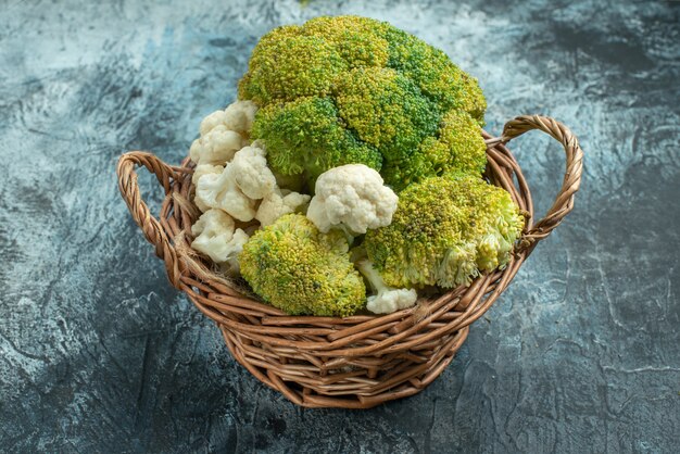 Free photo front view fresh cauliflower inside basket on light-grey surface