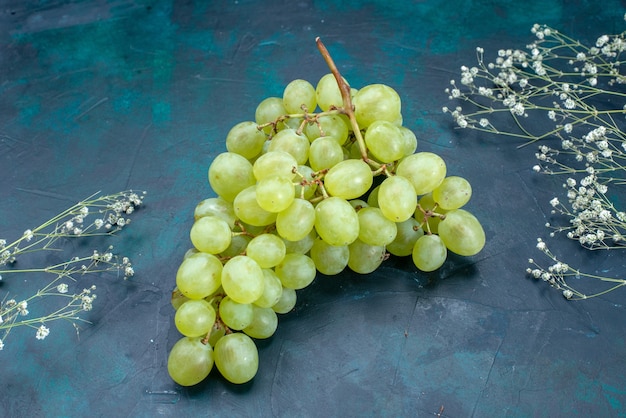 Front view fresh green grapes on dark