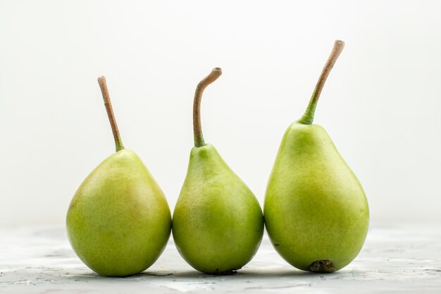 Free photo a front view fresh green pears mellow and ripe on white