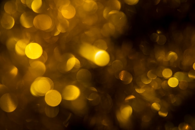 Вид спереди золотые огни в новогоднюю ночь